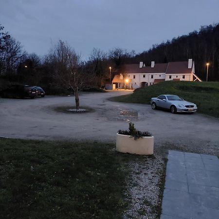 لييج La Chambre Et Le Studio Du Chateau Du Golf De Bernalmont المظهر الخارجي الصورة